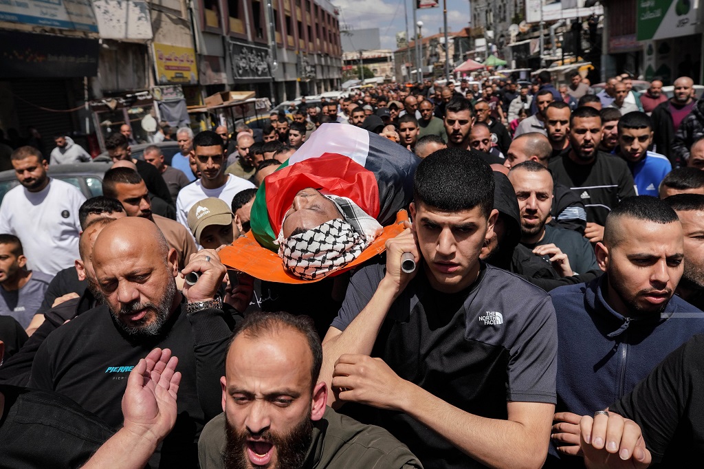 جانب من تشييع جثمان الشهيد حسين حردان في جنين (تصوير: محمد منصور/وفا)